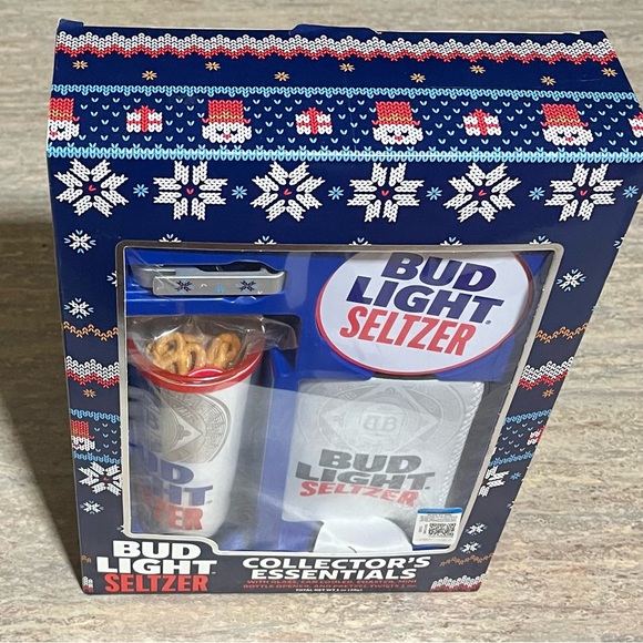 NIB Budweiser Bud Light Seltzer Collector’s Essentials gift set - Picture 2 of 8